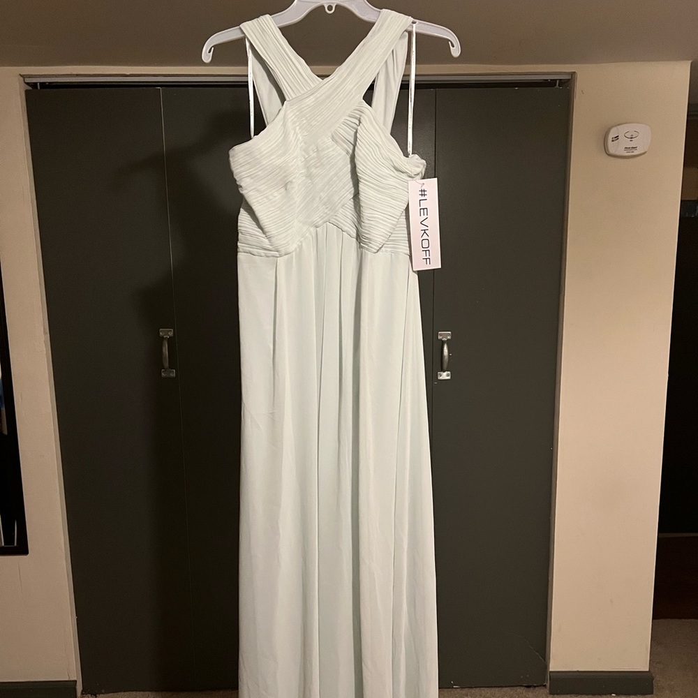 Bill Levkoff 7016 in Seafoam size 10 bridesmaid dress. NWT